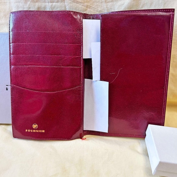 PASSPORT & CREDIT CARD HOLDER, CALF LEATHER by FOURNIER, BURGUNDY, 7 x 4 INCHES, - Picture 2 of 6